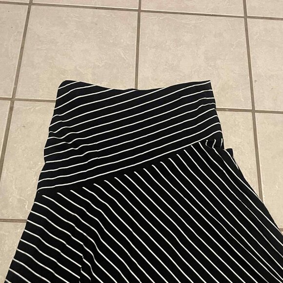 CHAPS WOMEN BLACK WITH WHITE STRIPES MAXI SKIRT SIZE MEDIUM 100% COTTON - Picture 2 of 5